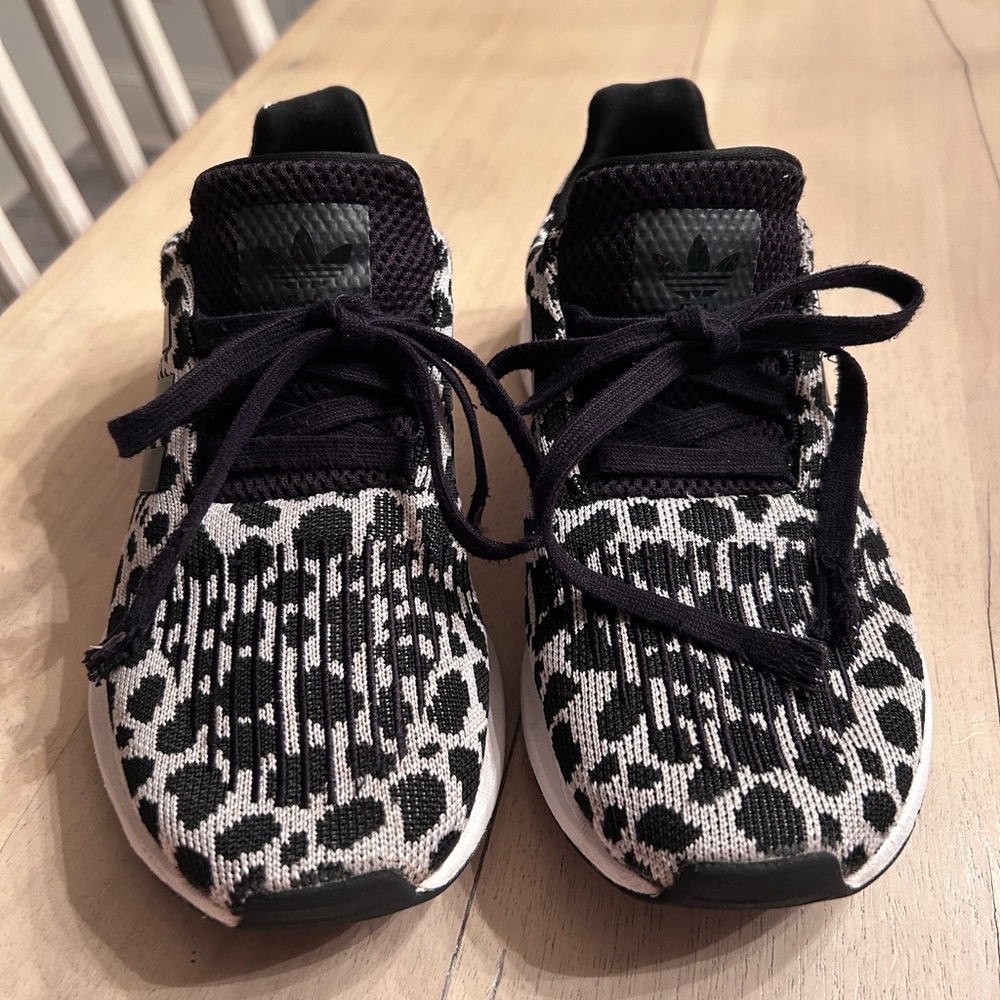 Adidas Womens Swift Run Black and White Animal Print Athletic Sneakers size 6 - Picture 2 of 9